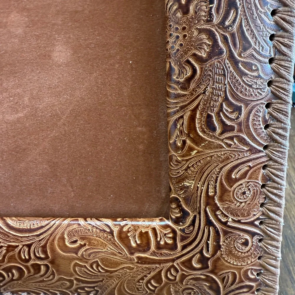 Light Brown‎ Leather Picture Frame with Velvet lining